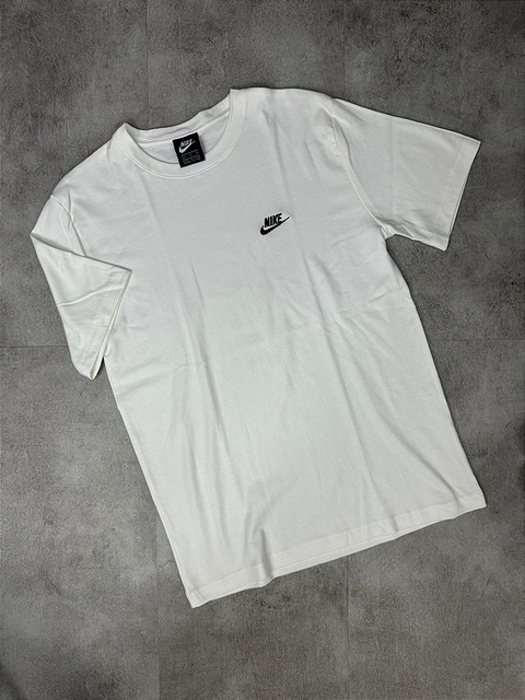 CAMISETA NIKE CLUB BRANCA