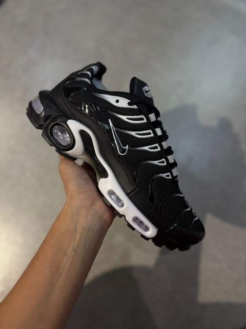 NIKE TN VENOM BLACK/WHITE