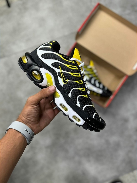 Nike Air Max Plus Black and Yellow