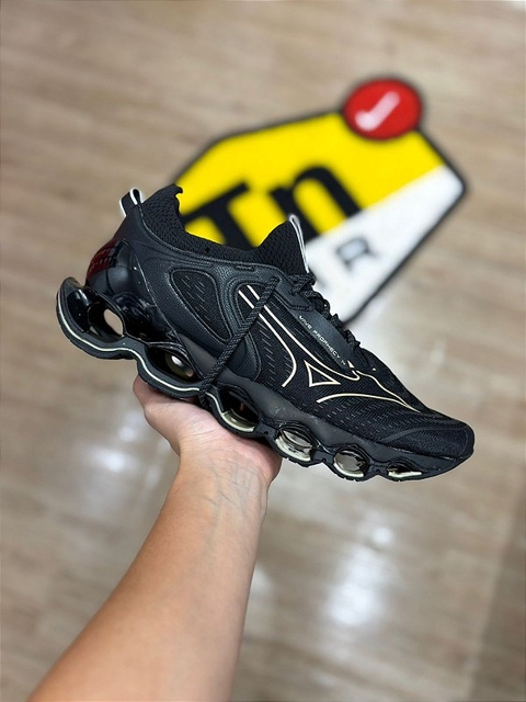 Tênis Mizuno Wave Prophecy 14 - Preto+Dourado