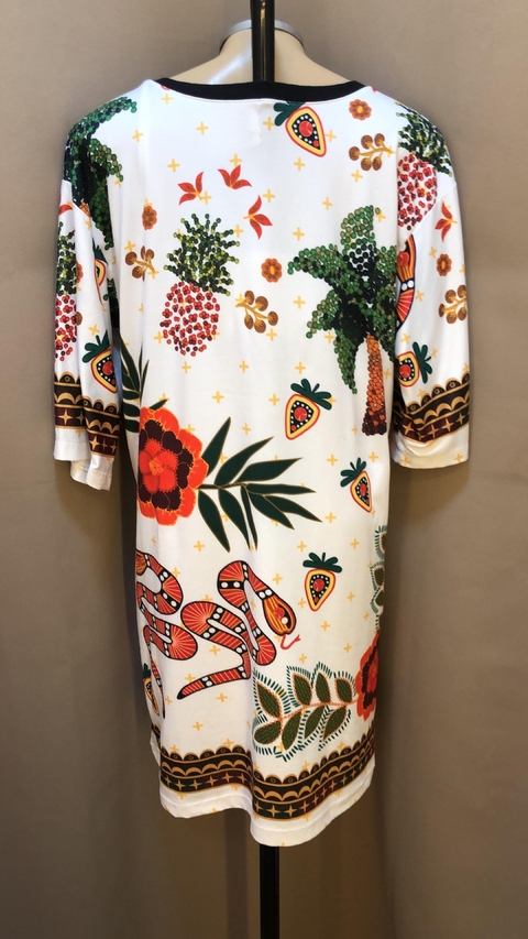 Vestido de estampa vibrante