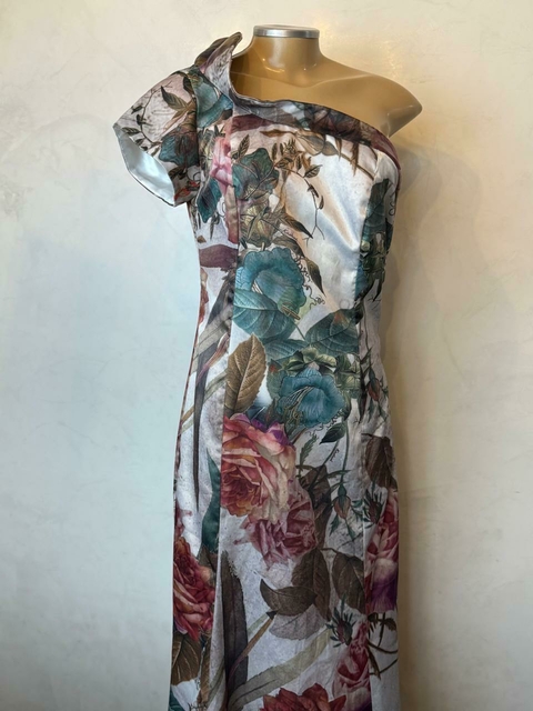 Vestido de cetim florido