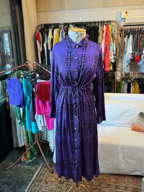 Vestido camiseiro roxo