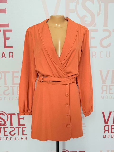 Macaquinho laranja vibrante