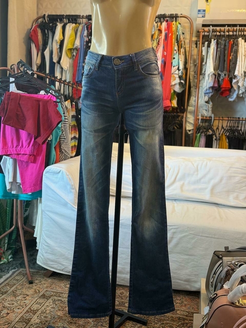 jeans de corte flare