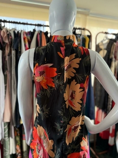 blusa sem mangas com estampa floral vibrante - comprar online