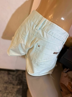 short azul claro na internet
