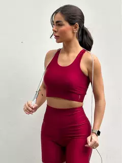 Conj. de Legging Modeladora e Top Cropped Carmim na internet