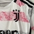 Conjunto Infantil Juventus II 23/24 da Adidas, com camisa branca e detalhes em preto e rosa.
