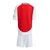Conjunto infantil de futebol do Arsenal I 24/25 da Adidas, composto por camiseta branca e vermelha e short branco.
