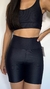 Conjunto canelado de top e short meia coxa com bolso - Preto - comprar online