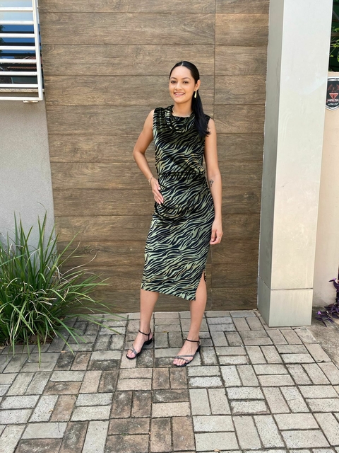 VESTIDO MIDI AVELUDADO - comprar online