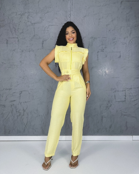 Macacão cargo cor Amarelo - comprar online