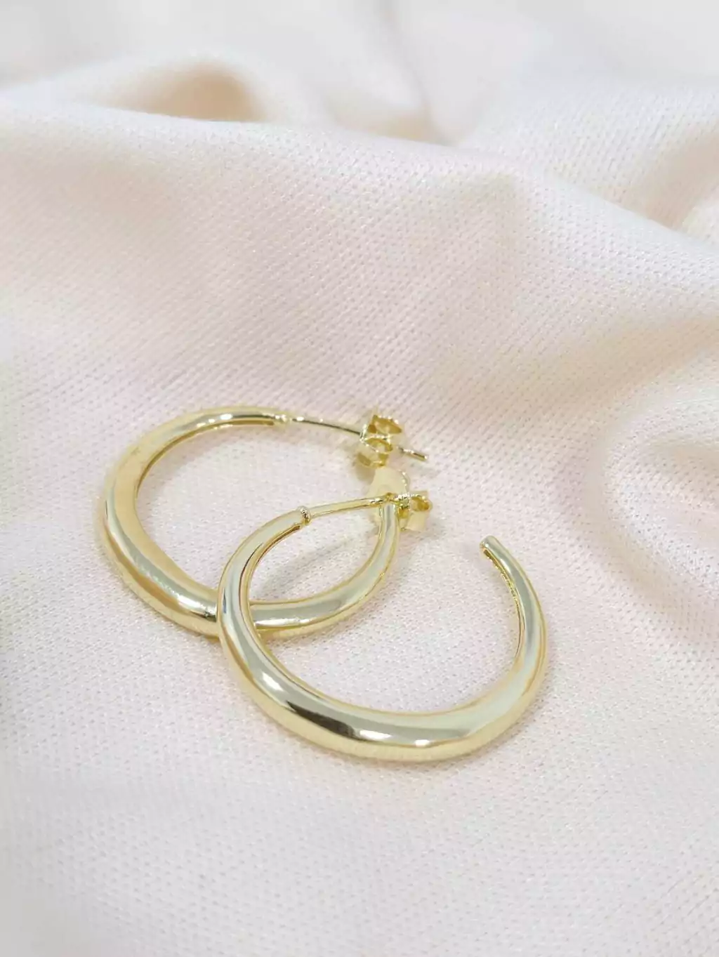 Brinco Feminino Argola Meia Lua - Banhado a Ouro 18k