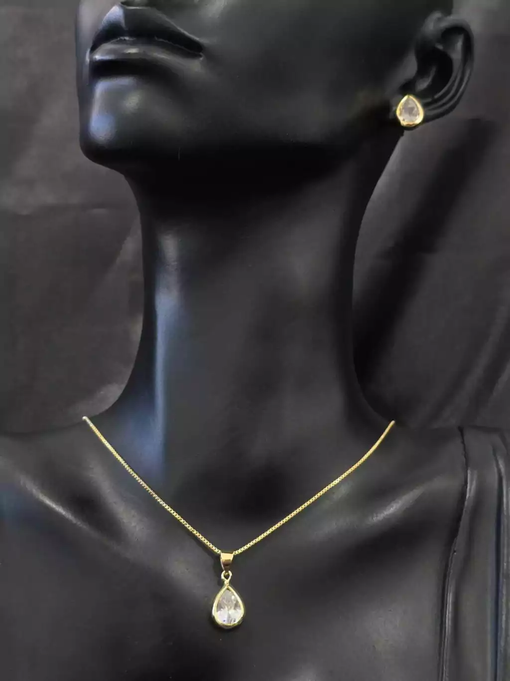 CONJUNTO COLAR E BRINCO GOTA ZIRCÔNIA BRANCA DOURADO