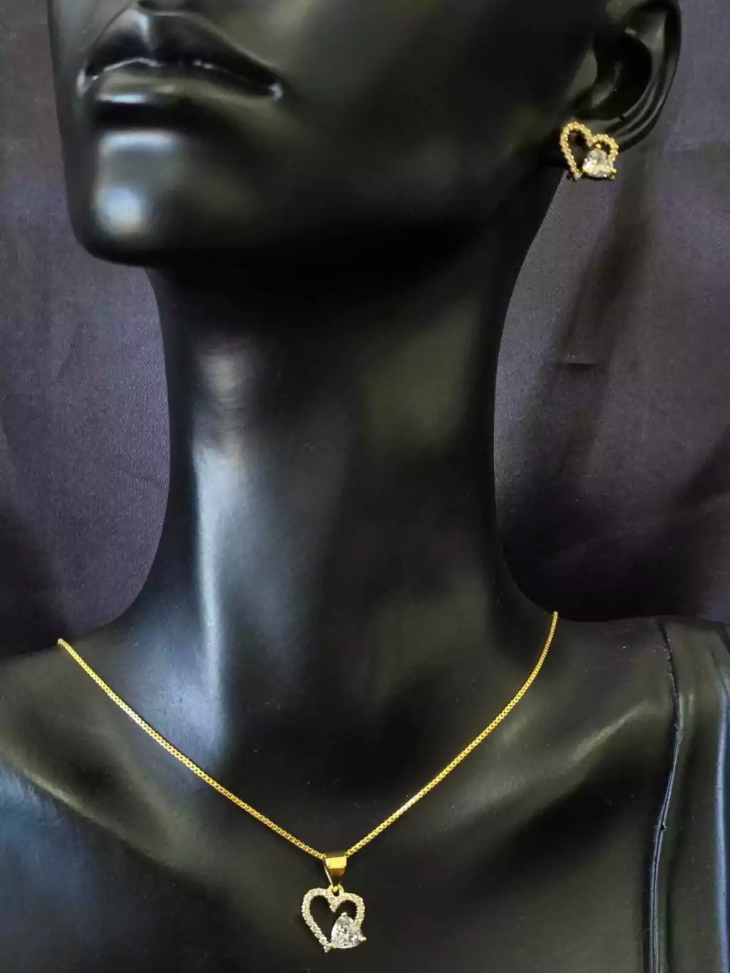 CONJUNTO COLAR E BRINCO CORAÇÃO ZIRCÔNIA DOURADO