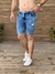 Bermuda jeans lavagem clara com detonado - comprar online