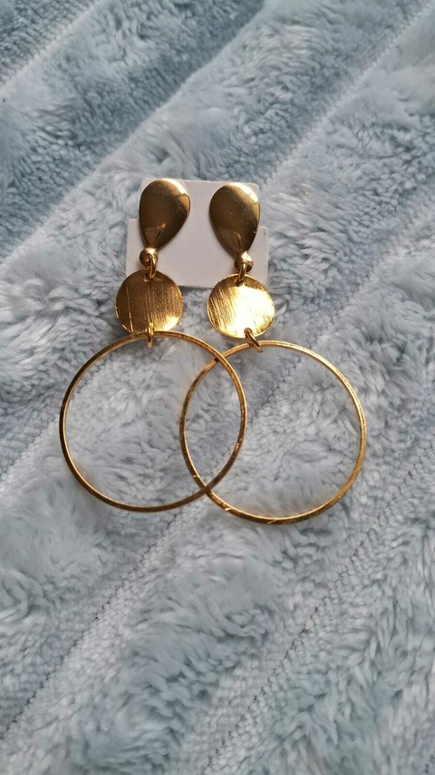 BRINCO ADRIANA - FOLHEADO A OURO