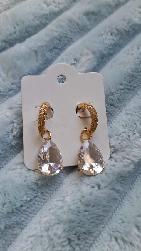 BRINCO PENDULO - LUXO - FOLHEADO A OURO