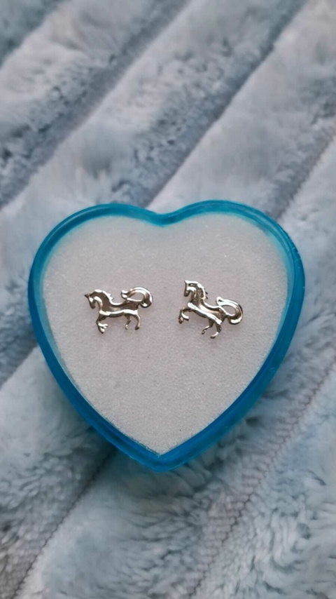 BRINCO CAVALO - FOLHEADO A PRATA