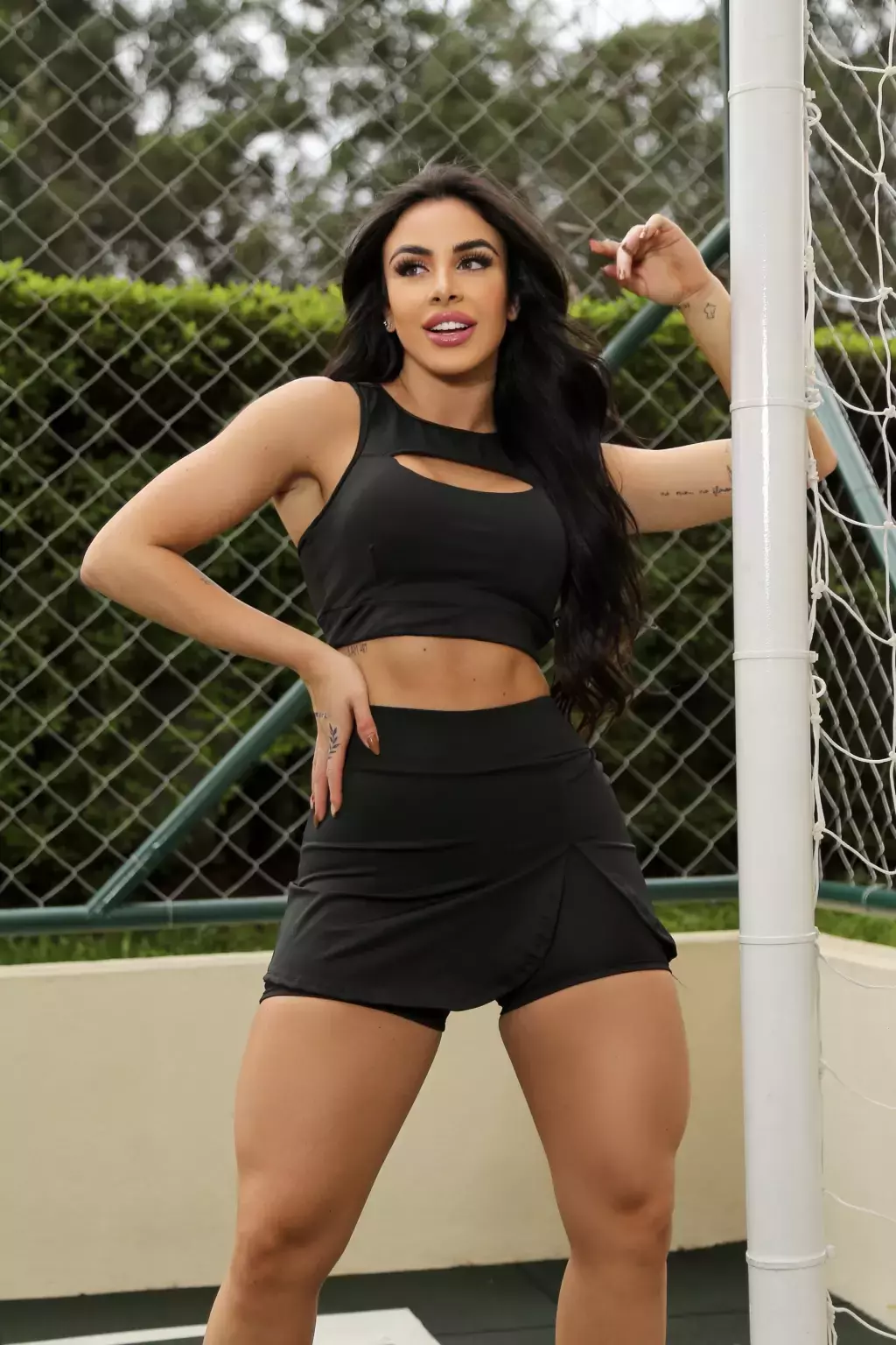 Conjunto Short Saia Fenda com Top Fenda Alça Dupla Suplex