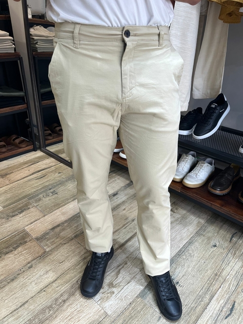 Calça Chino Sport Bolso Faca Classic Fit Areia HighStil