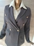 Blazer com botões dourados