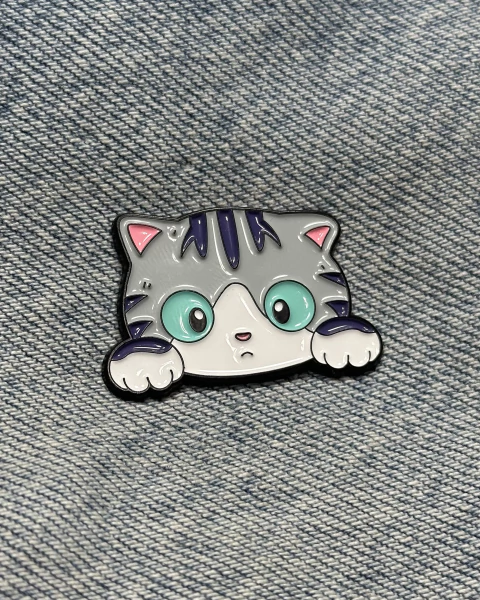 Pin Gatito Gris