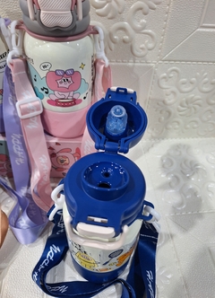BOTELLA TÉRMICA KAWAI "HAPPY" CON CORREA - tienda online