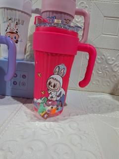 VASO QUENCHER RANURADO CAPIBARA Y LABUBU C/STICKERS en internet