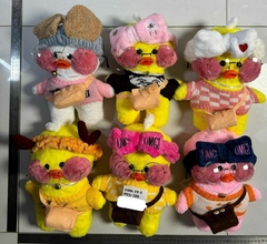 Imagen de PELUCHE PATO LALA FAN FAN C/ACCESORIOS
