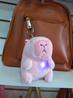 LLAVERO CAPIBARA PELUCHE CON LUZ Y SONIDO X6u en internet