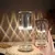 DiamondGlow: Candeeiro de Mesa LED com Projeção de Cristal e Luz Noturna - comprar online