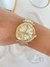 RLG9135 - MODELO 1 - RELÓGIO REDONDO COM FUNDO DOURADO BORDA CRAVEJADA - DOURADO