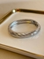 BRACELETE RISCO CURVADO