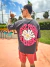 Camiseta Oversized Keep Pushing Chumbo na internet