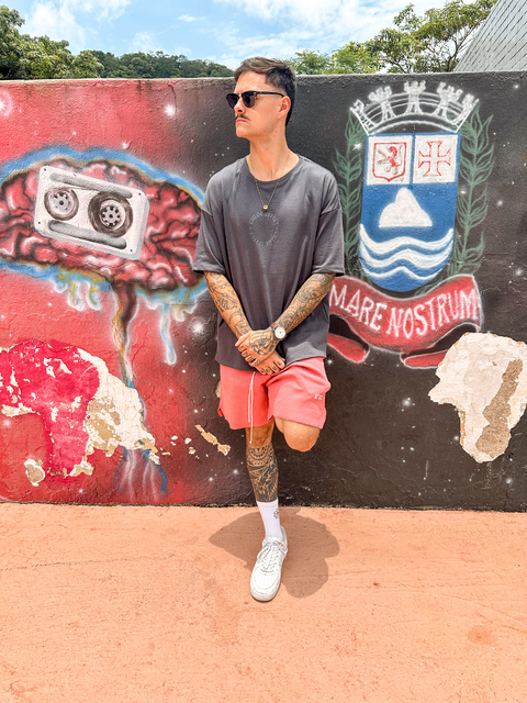 Camiseta Oversized Keep Pushing Chumbo - comprar online