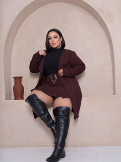 Conjunto sobretudo e short saia- Plus size