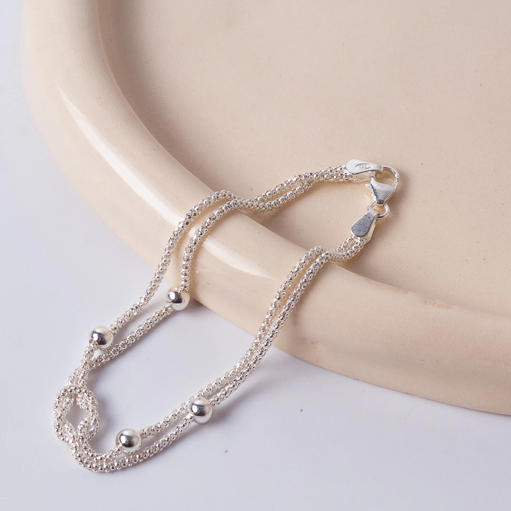 PULSERA BOLITAS Y NUDO