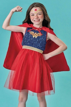 Fantasia de Super-Heróina em Paetê e Tule