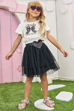 Conjunto de Blusa Cropped em Visco Twill e Saia em Tule, com shorts embutido. - comprar online