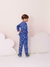 Pijama infantil azul com estampa de universo, modelo básico