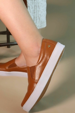 TÊNIS SLIP ON FEMININO na internet