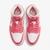 Air Jordan 1 Mid Strawberries and Cream na internet