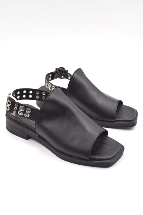 Sandalia de cuero faja ancha con hebilla y punta cuadrada (017PM)