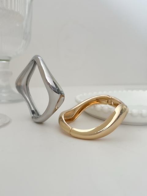 BRACELETE ORGÂNICO QUADRADO - comprar online