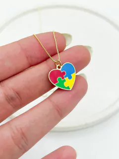 COLAR AUTISMO CORAÇÃO DOURADO na internet