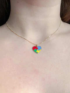 COLAR AUTISMO CORAÇÃO DOURADO - comprar online
