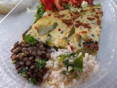 Tortilla de zapallitos con arroz y legumbres