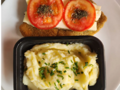 Milanesa napolitana con puré de papa